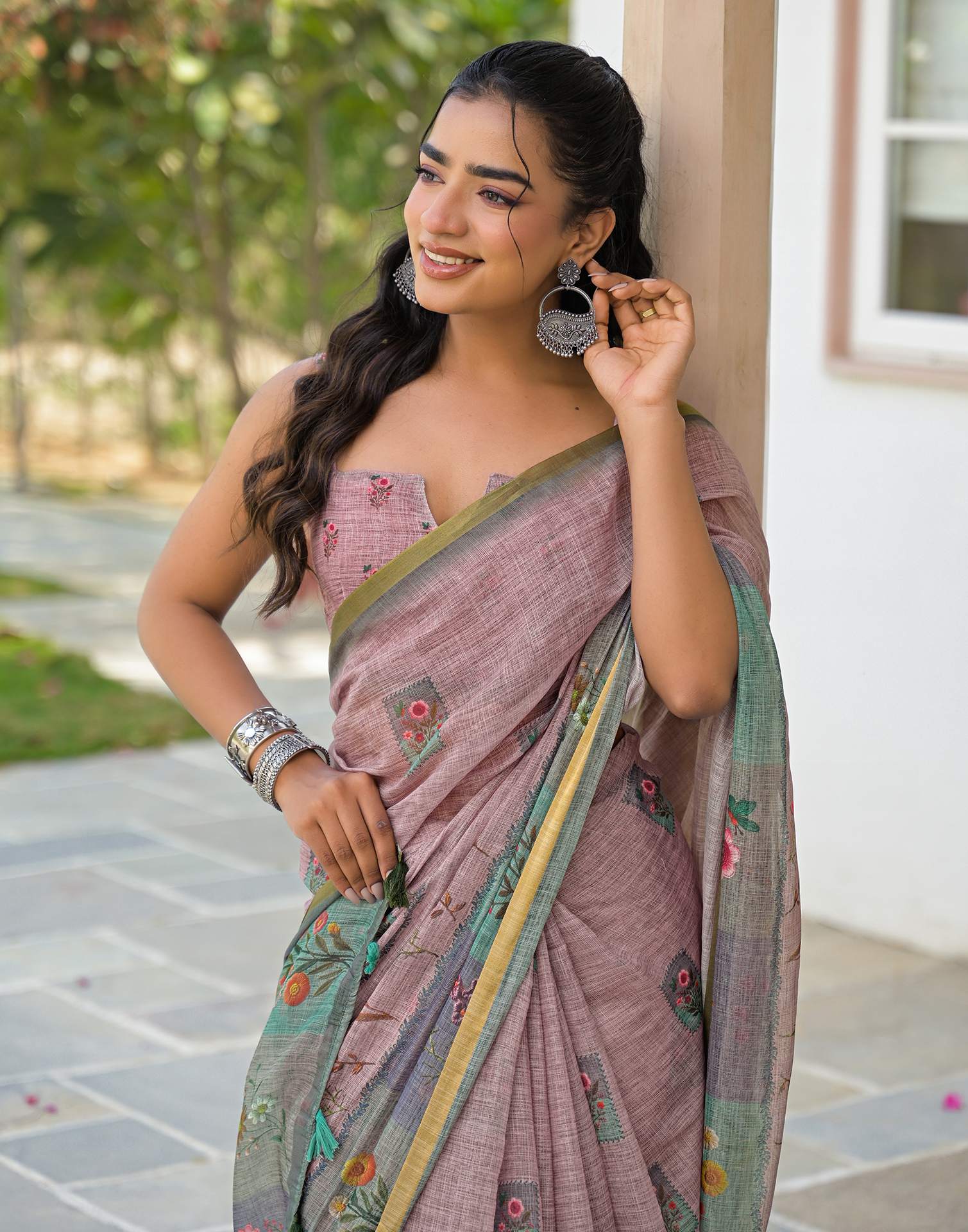 Mauve Linen Floral Printed Saree