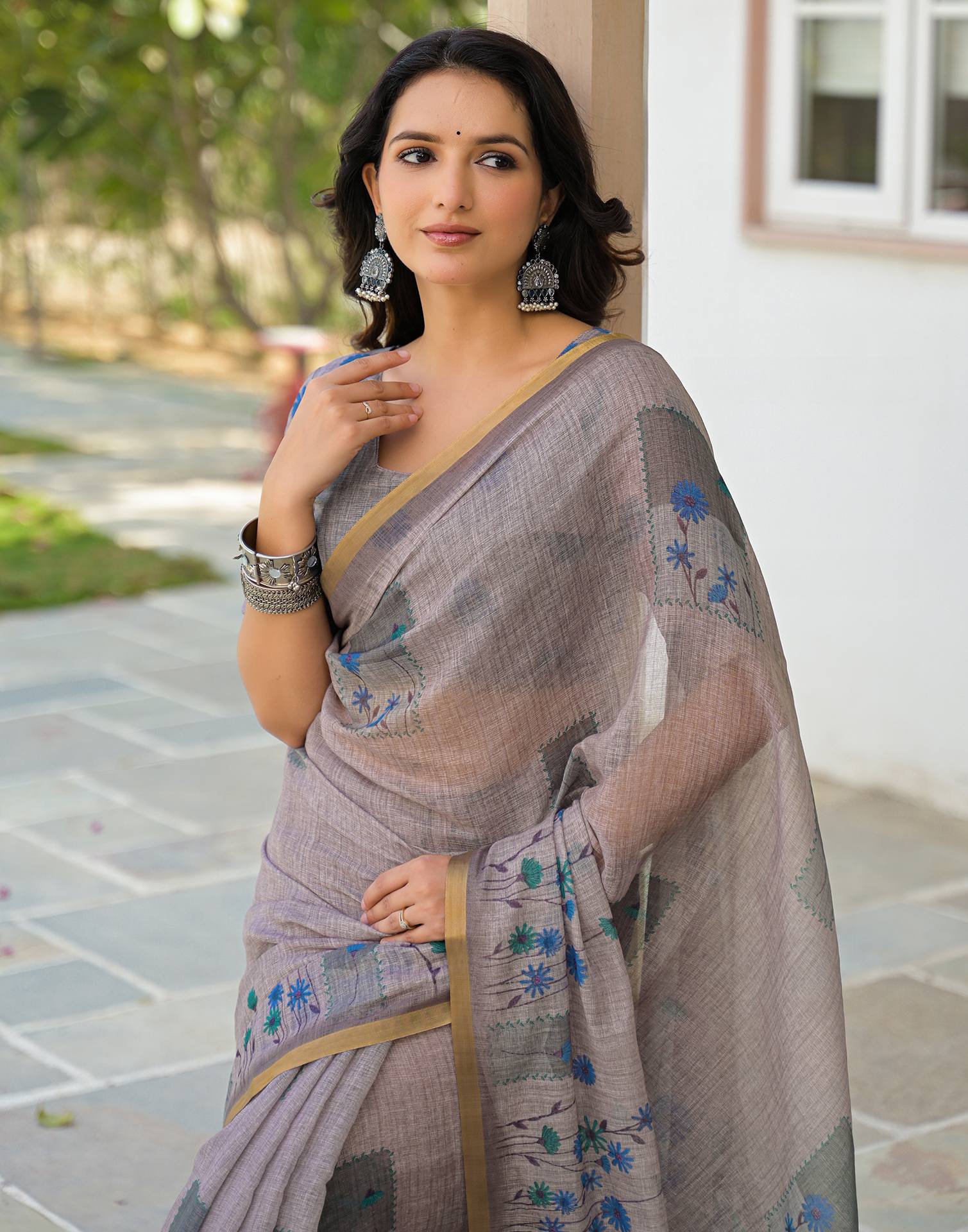Grey Linen Floral Printed Saree