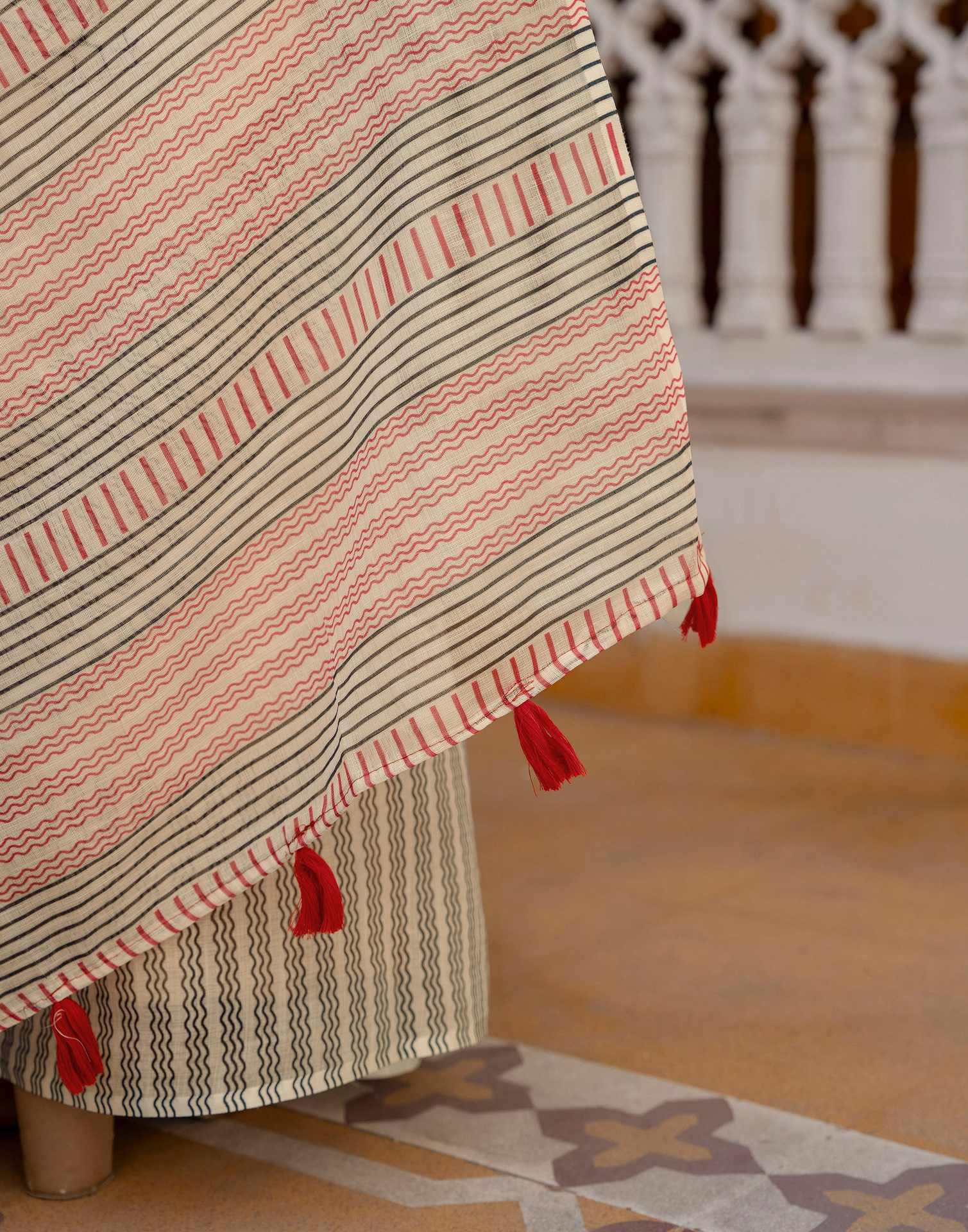 Off White Linen Printed Saree