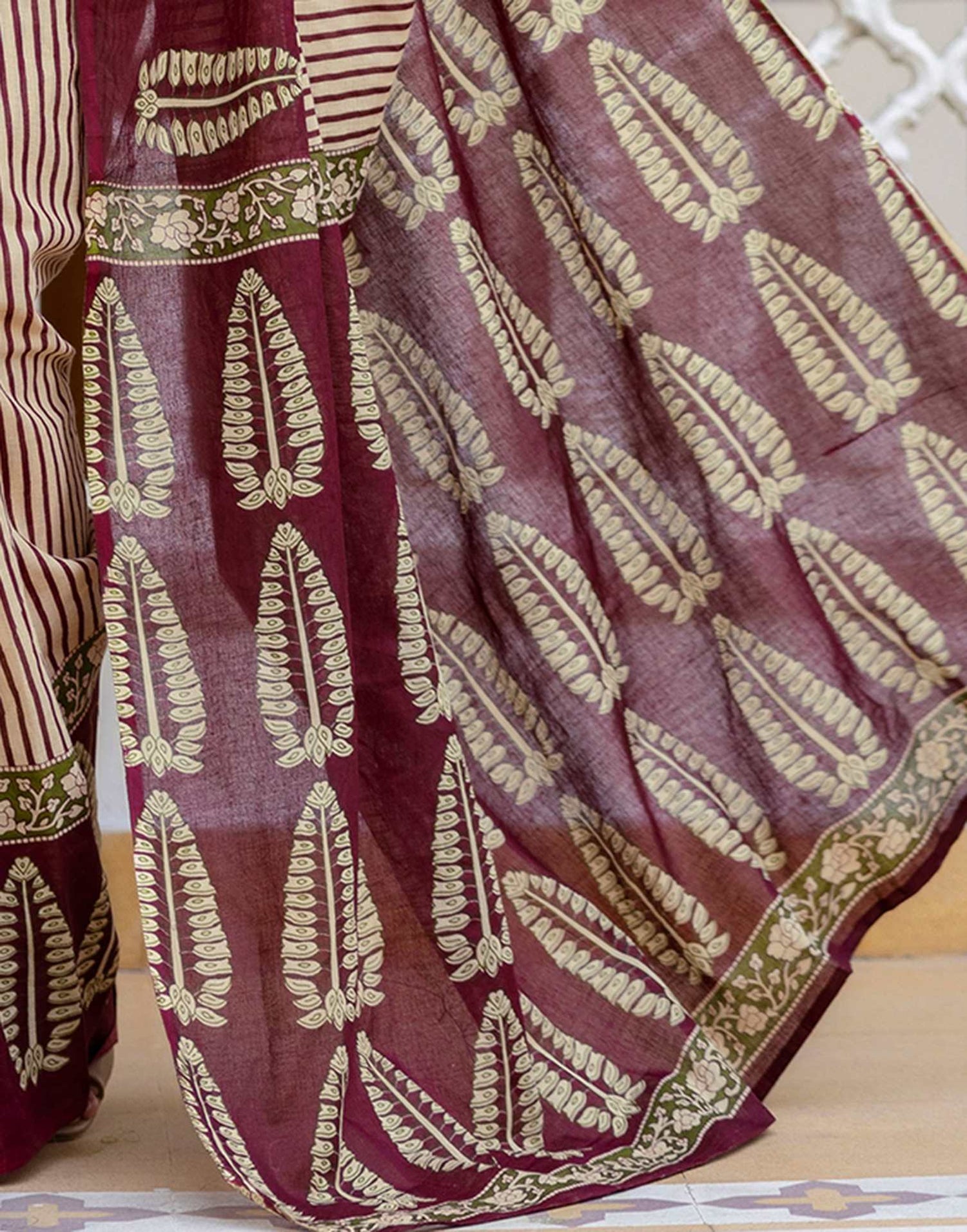 Beige Cotton Printed Saree