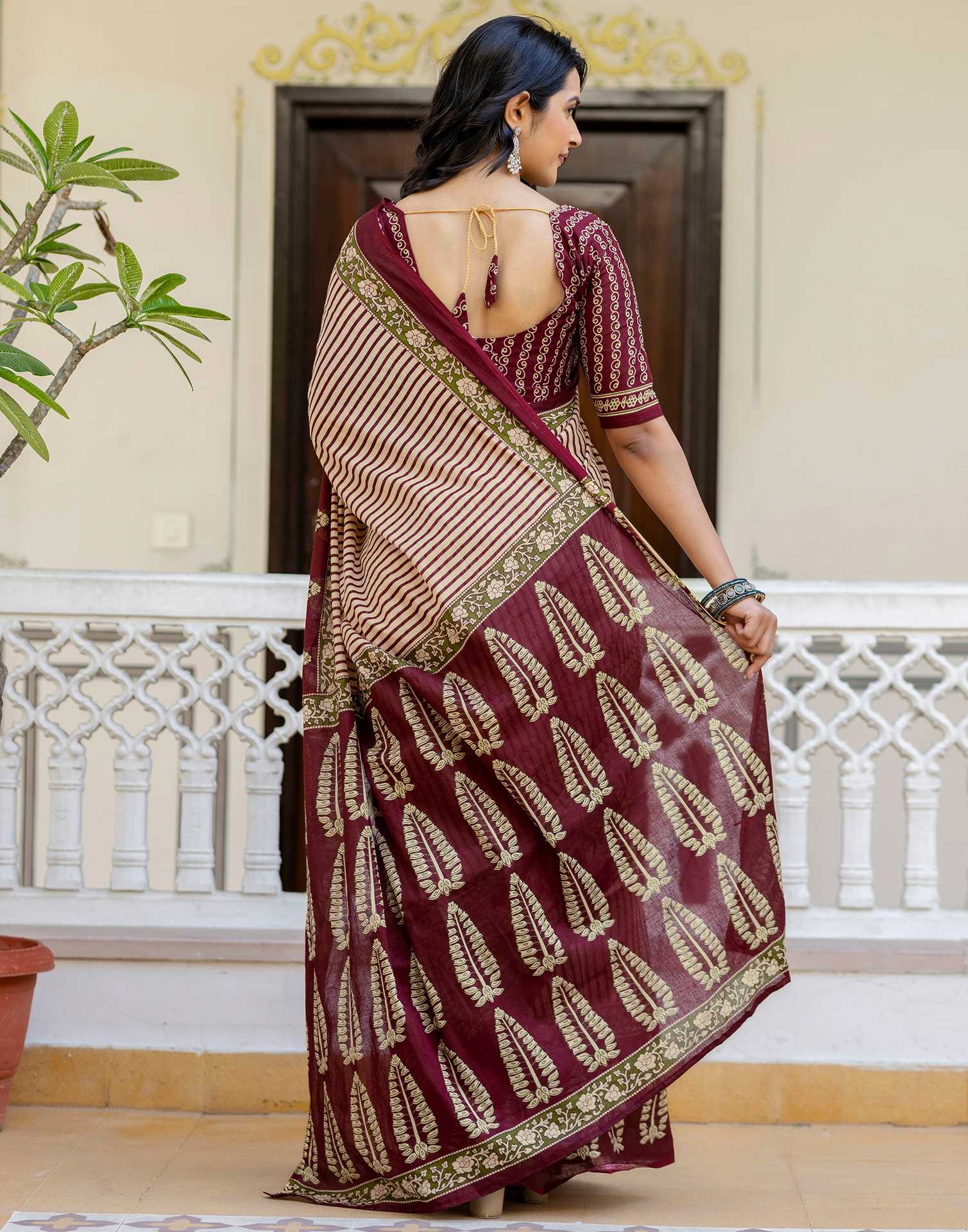 Beige Cotton Printed Saree