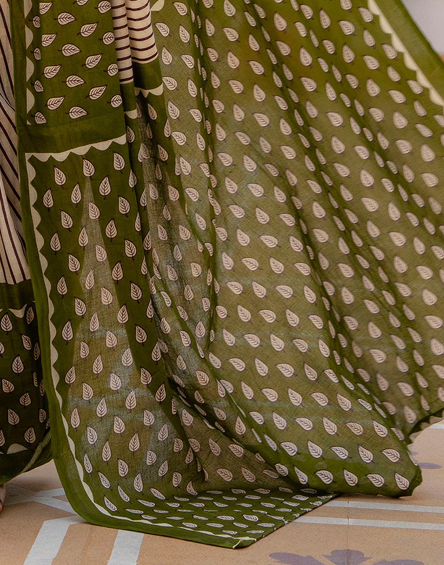 Beige Cotton Printed Saree