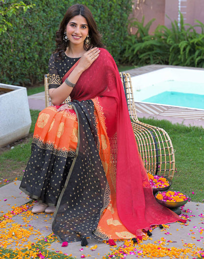 Pink Linen Bandhani Printed Printed Saree