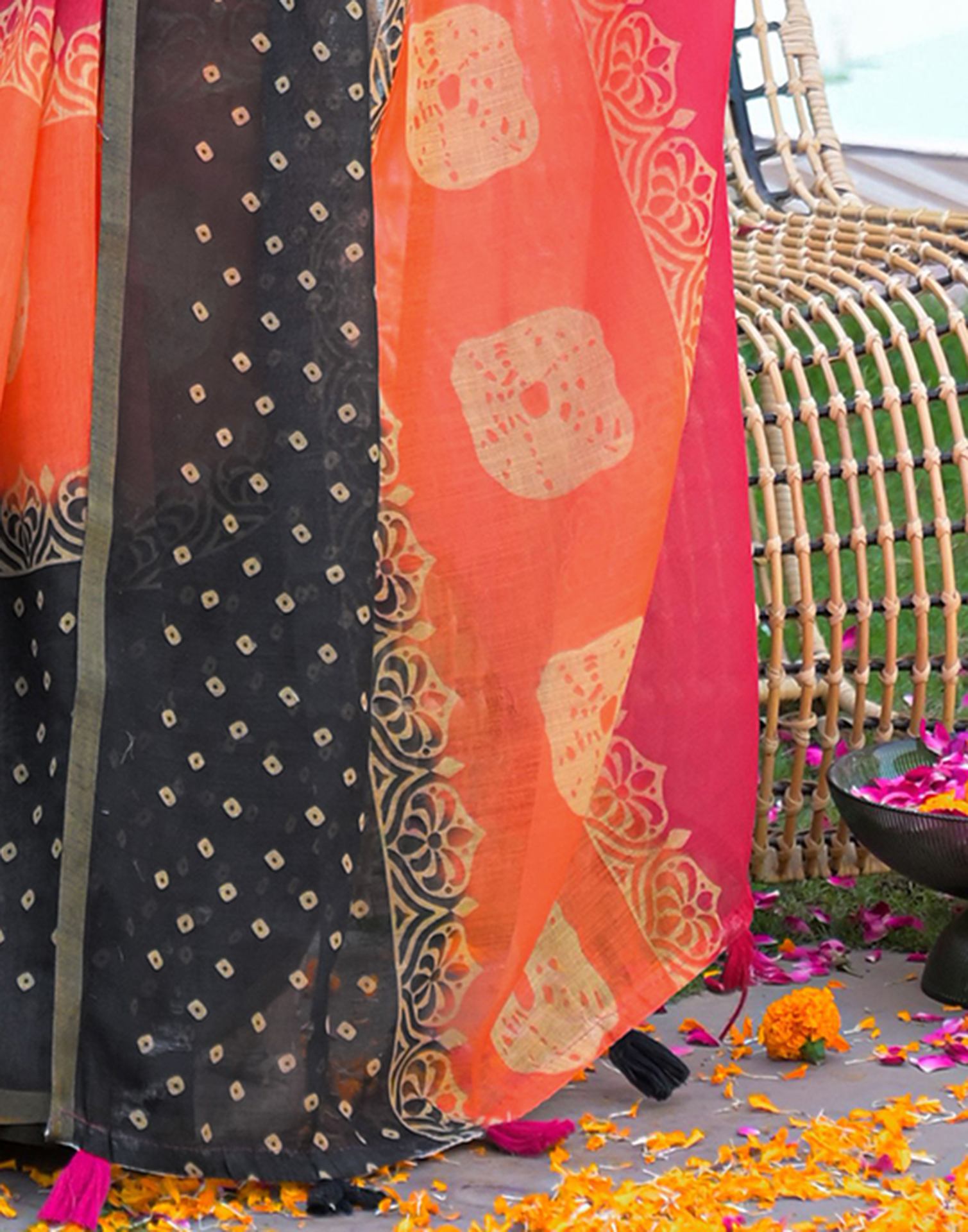 Pink Linen Bandhani Printed Printed Saree