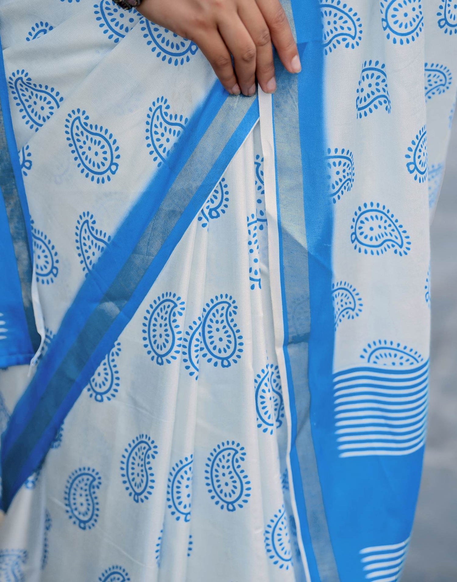 Off White Silk Printed Zari Border Saree