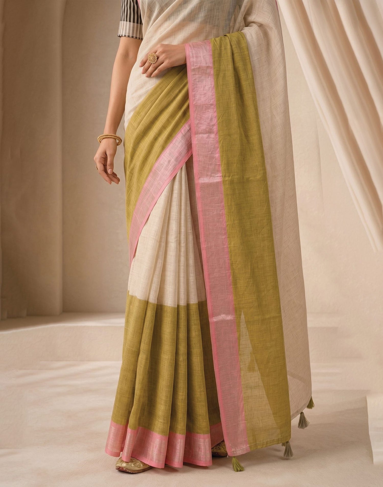 Beige Linen Printed Zari Border Saree