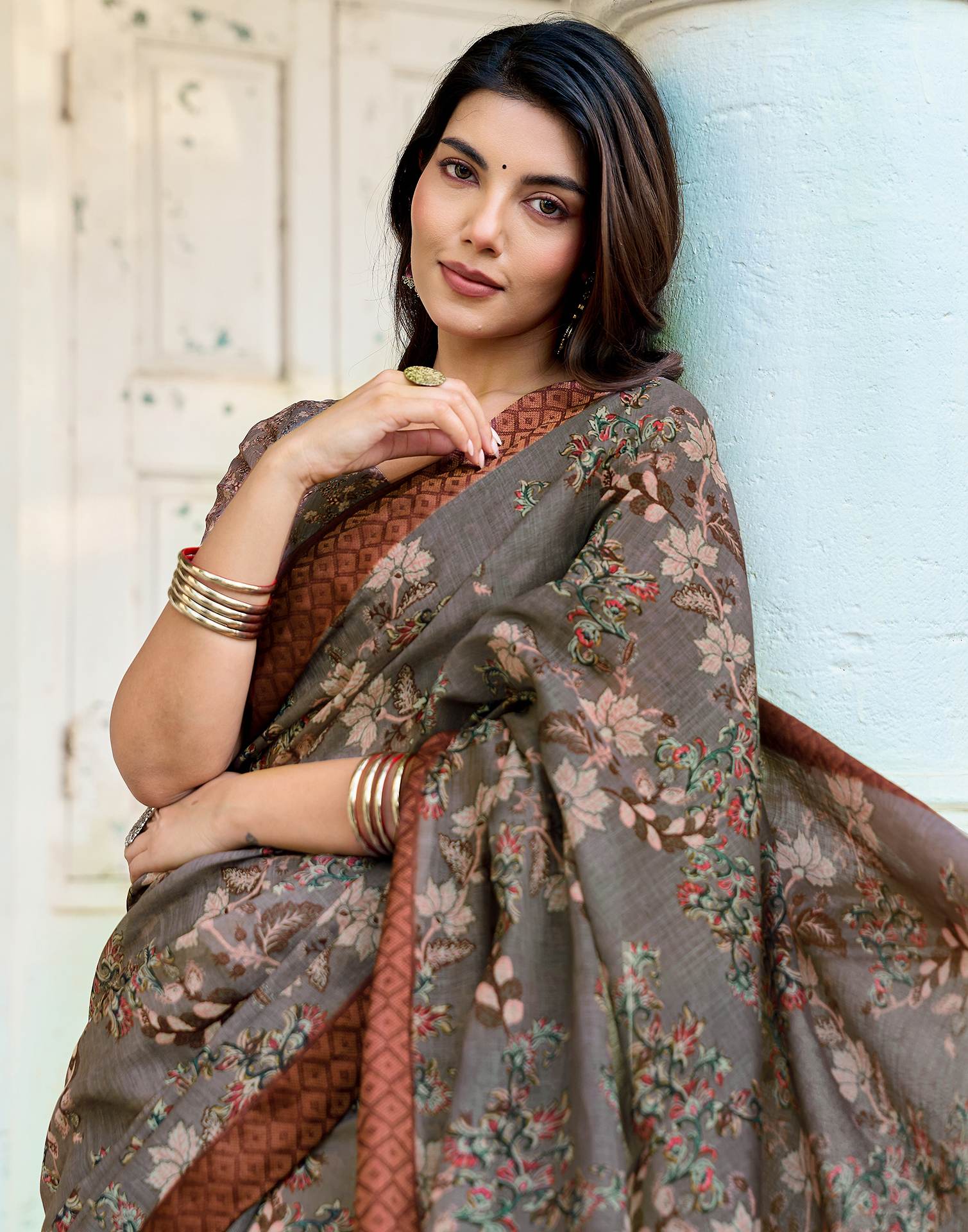 Dusty Beige Linen Woven Border Printed Saree