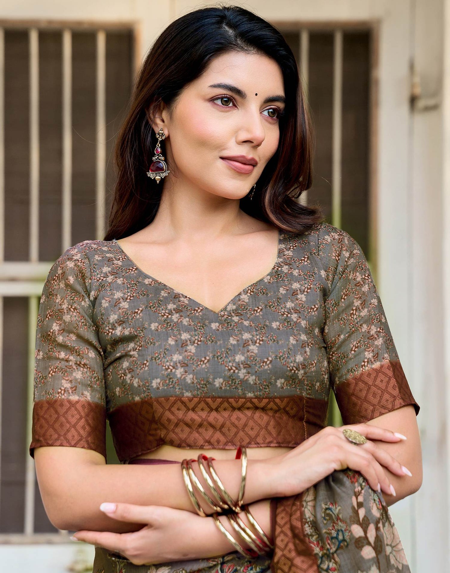 Dusty Beige Linen Woven Border Printed Saree
