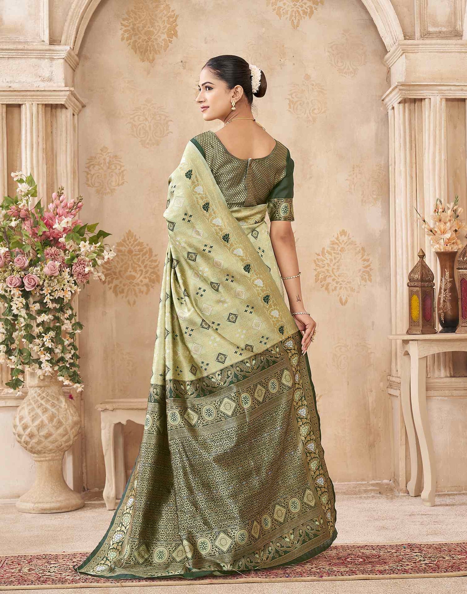 Mehandi Green Silk Woven Patola Saree
