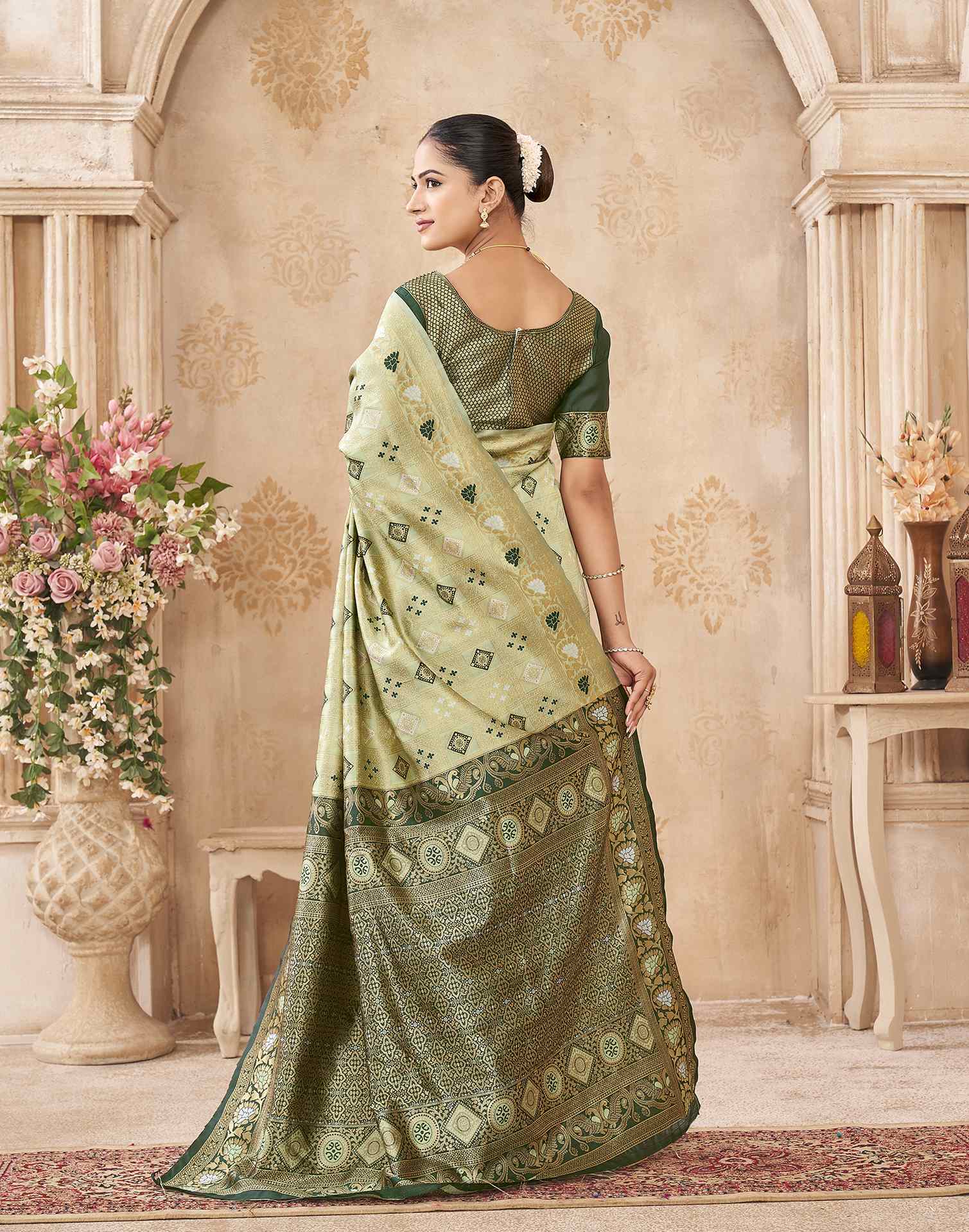Mehandi Green Silk Woven Patola Saree