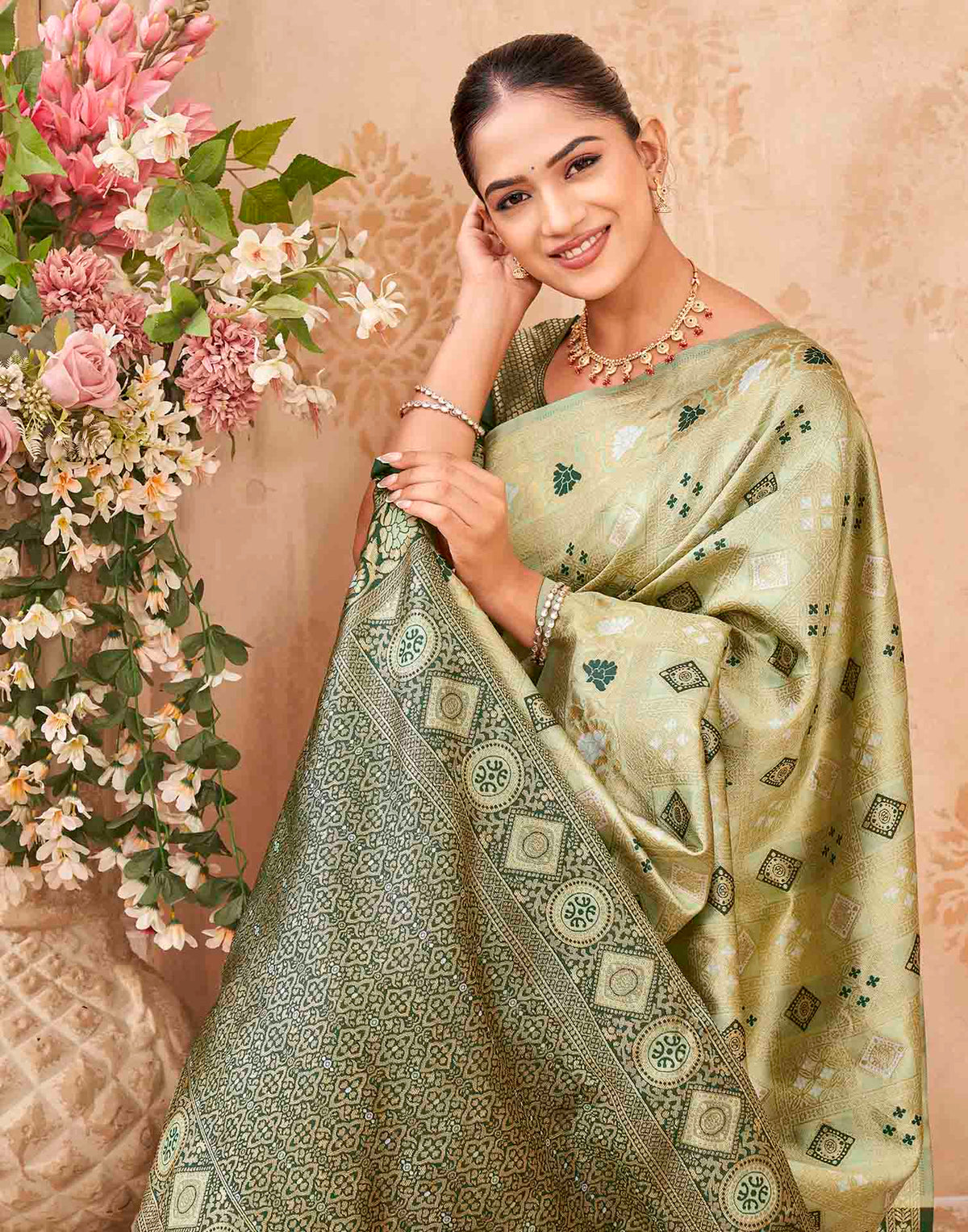 Mehandi Green Silk Woven Patola Saree