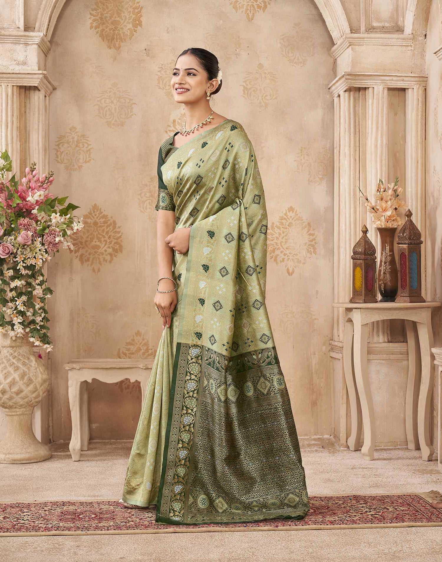 Mehandi Green Silk Woven Patola Saree