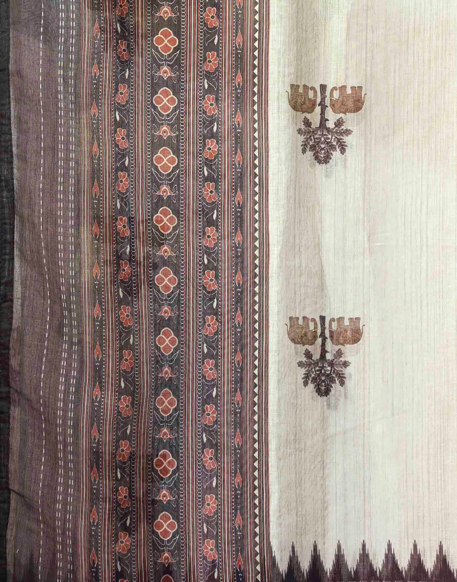 Off White Cotton Printed Printed Saree