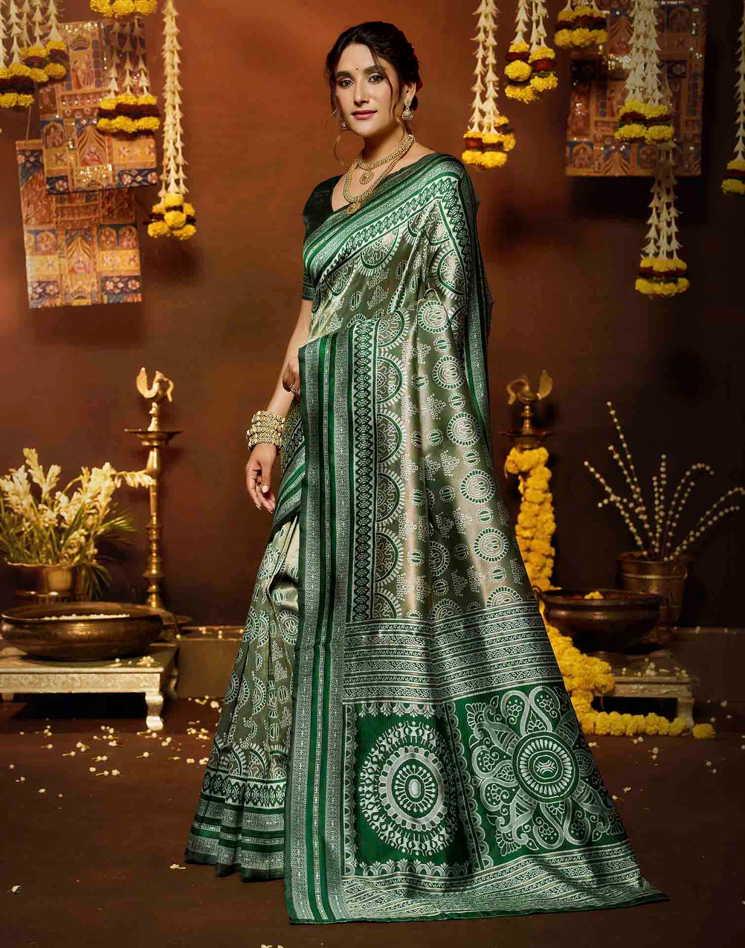 Green Silk Woven Woven Saree