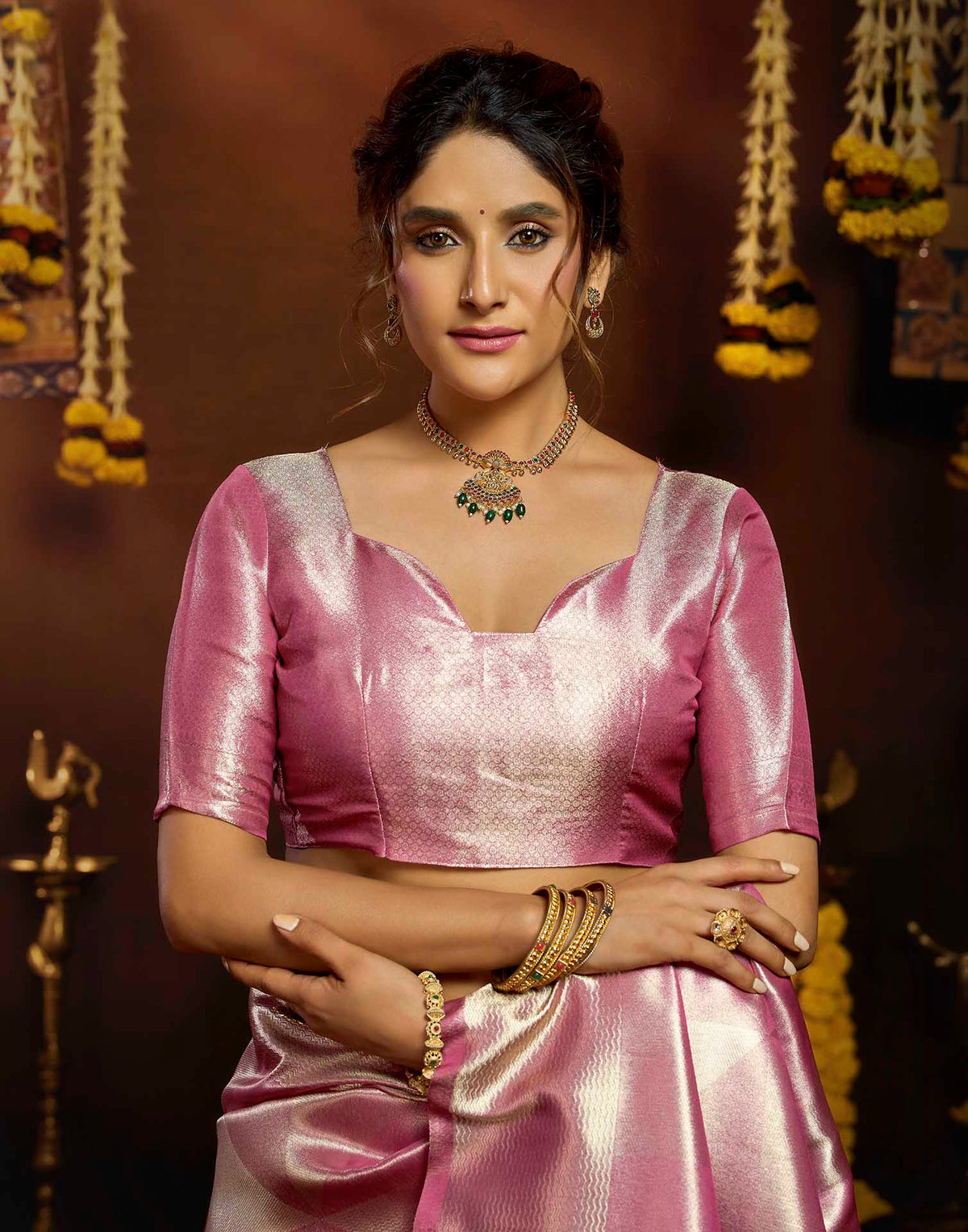 Glossy Pink Shimmer Silk Woven Banarasi Saree