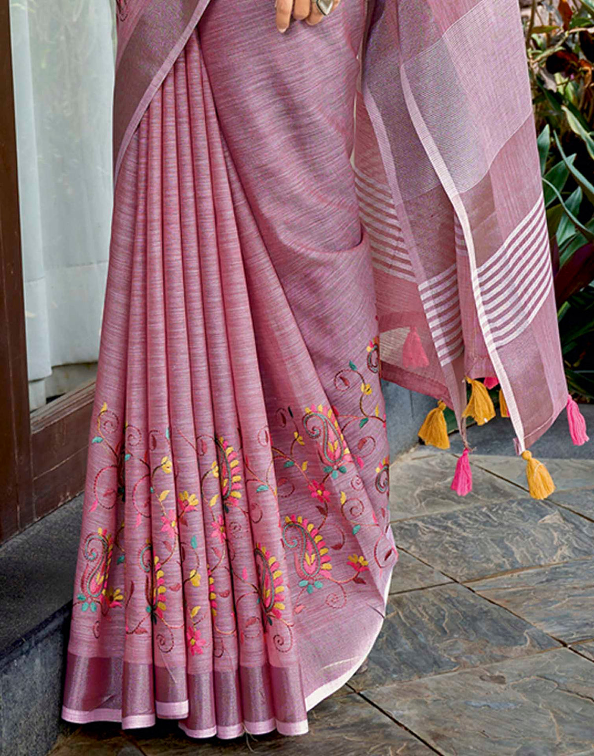 Brown Linen Woven Floral Printed Saree