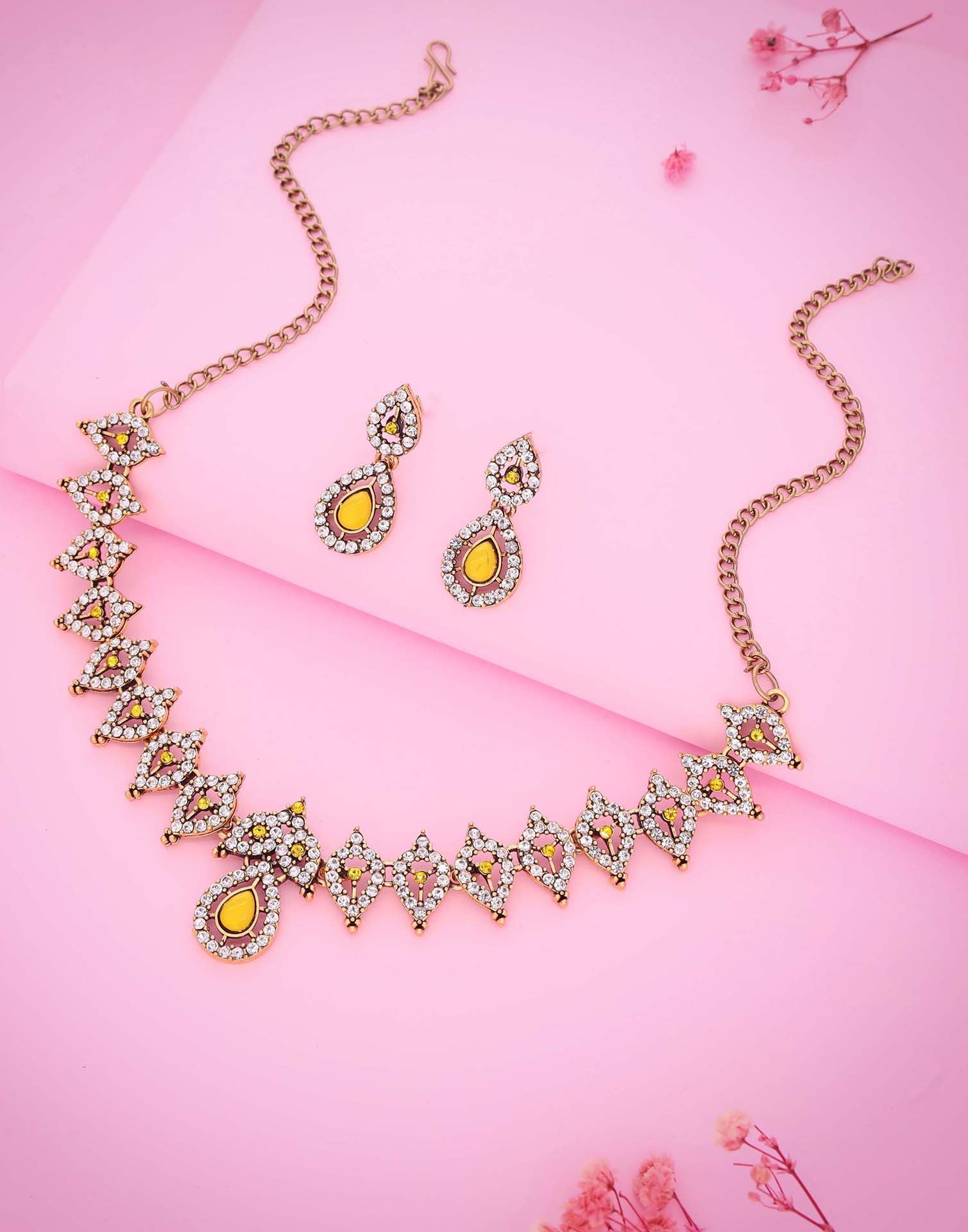 Yellow Gold Choker Necklace Set With Drop Earring