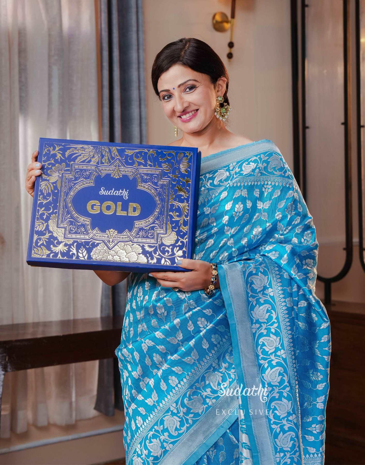 Suhasi Dhami Sky Blue Silk Banarasi Saree