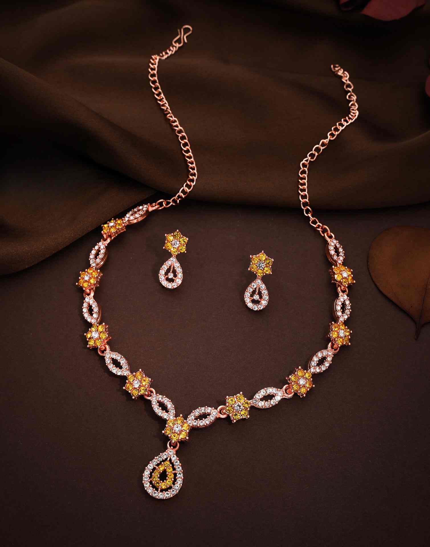 Yellow Rose Gold Choker Necklace Set With Stud Earring